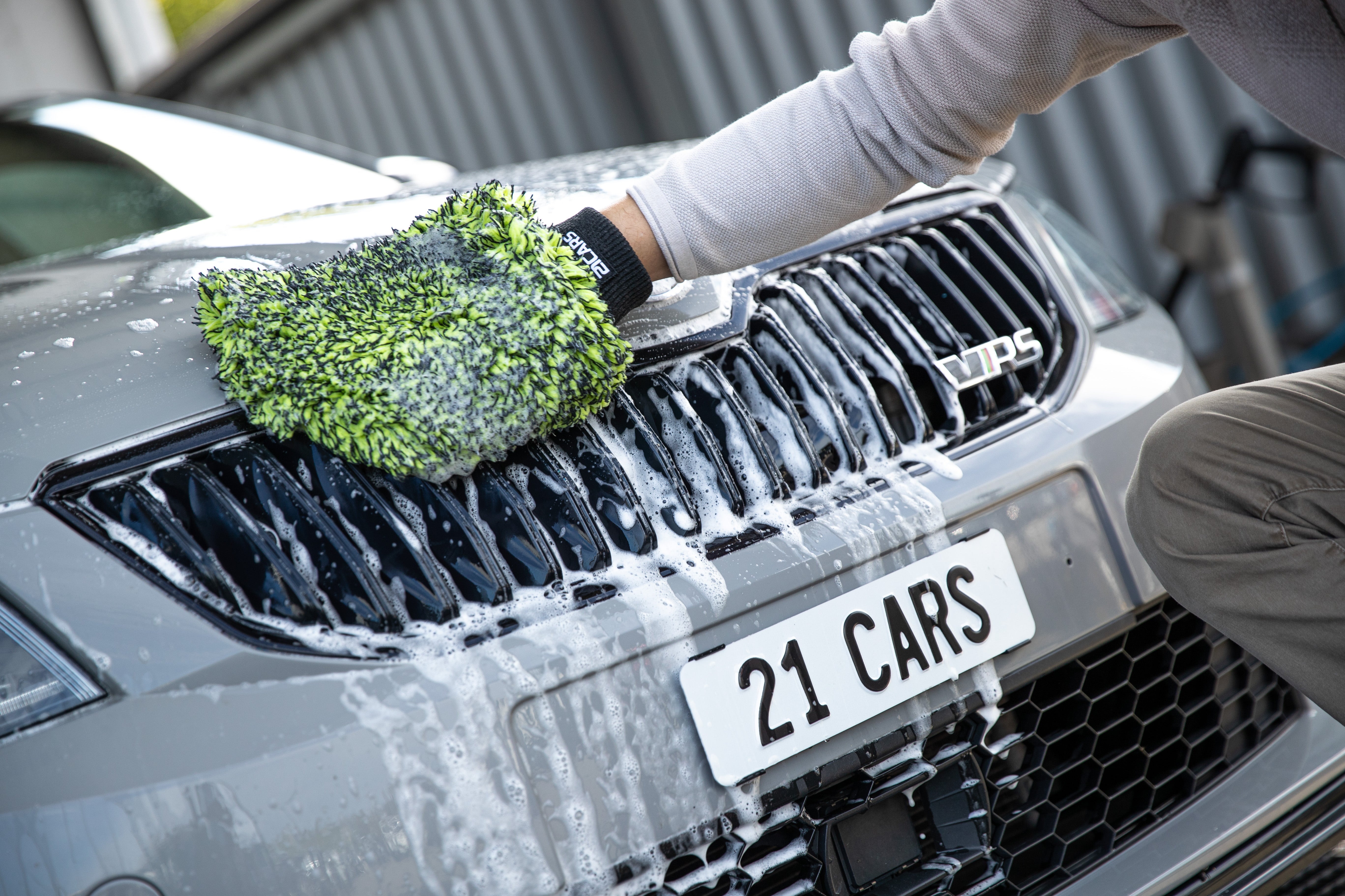 Mikrofaser Reinigungs - und Wasch Handschuh - 21CARS - 21 - 4 - 001 - 0710497361484