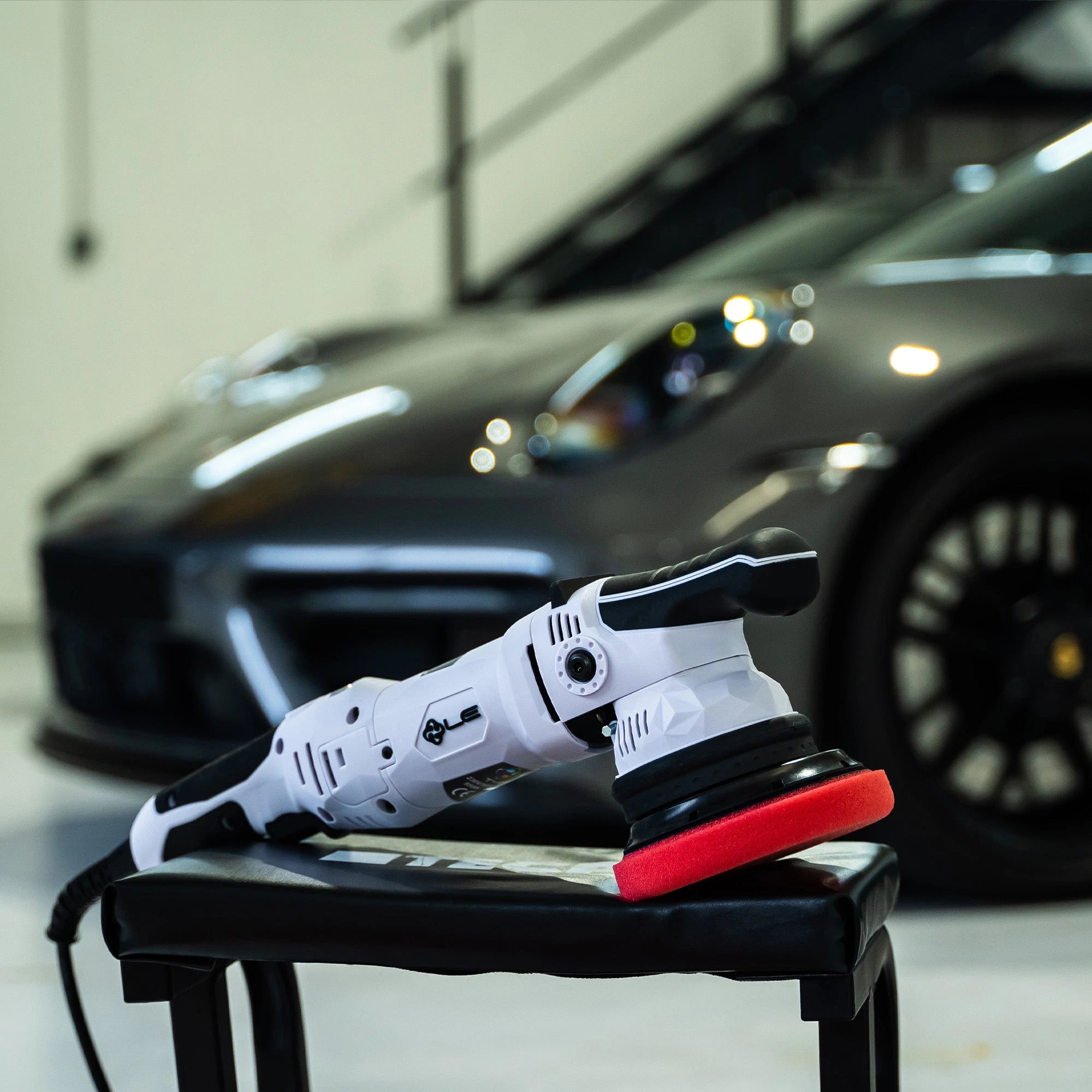 poliermaschine vor porsche